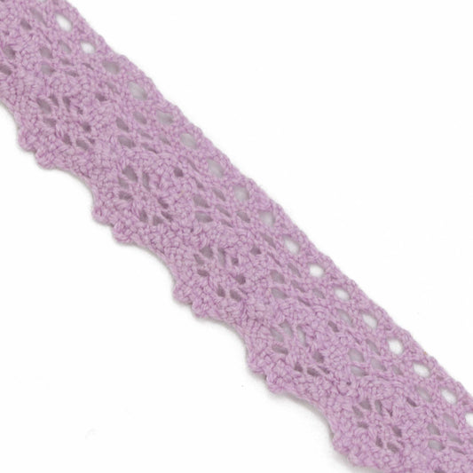 Zdjęcie taśmy koronkowej ze 100% bawełny, liliowej – 1,5 cm – dostępna online w Šarlotes audumi