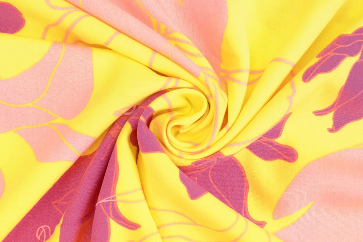 100% viscose fabric - yellow and pink flowers 105 g/m²