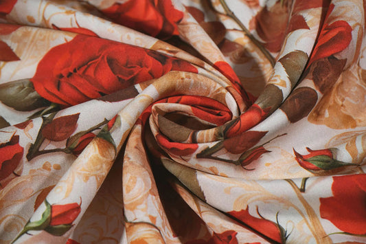 100% viscose fabric - red roses 100 g/m²