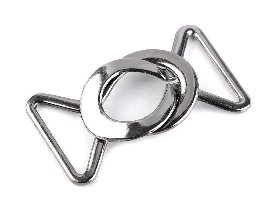 Zdjęcie z dekoracyjną klamrą z zapięciem 24 mm – dostępne w Šarlotes audumi