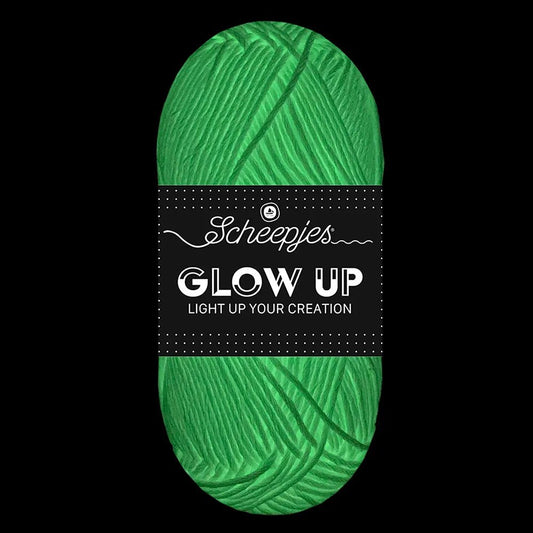 Zdjęcie z włóczką Scheepjes Glow Up świecącą w ciemności – 50g / 105m – dostępna online Šarlotes audumi