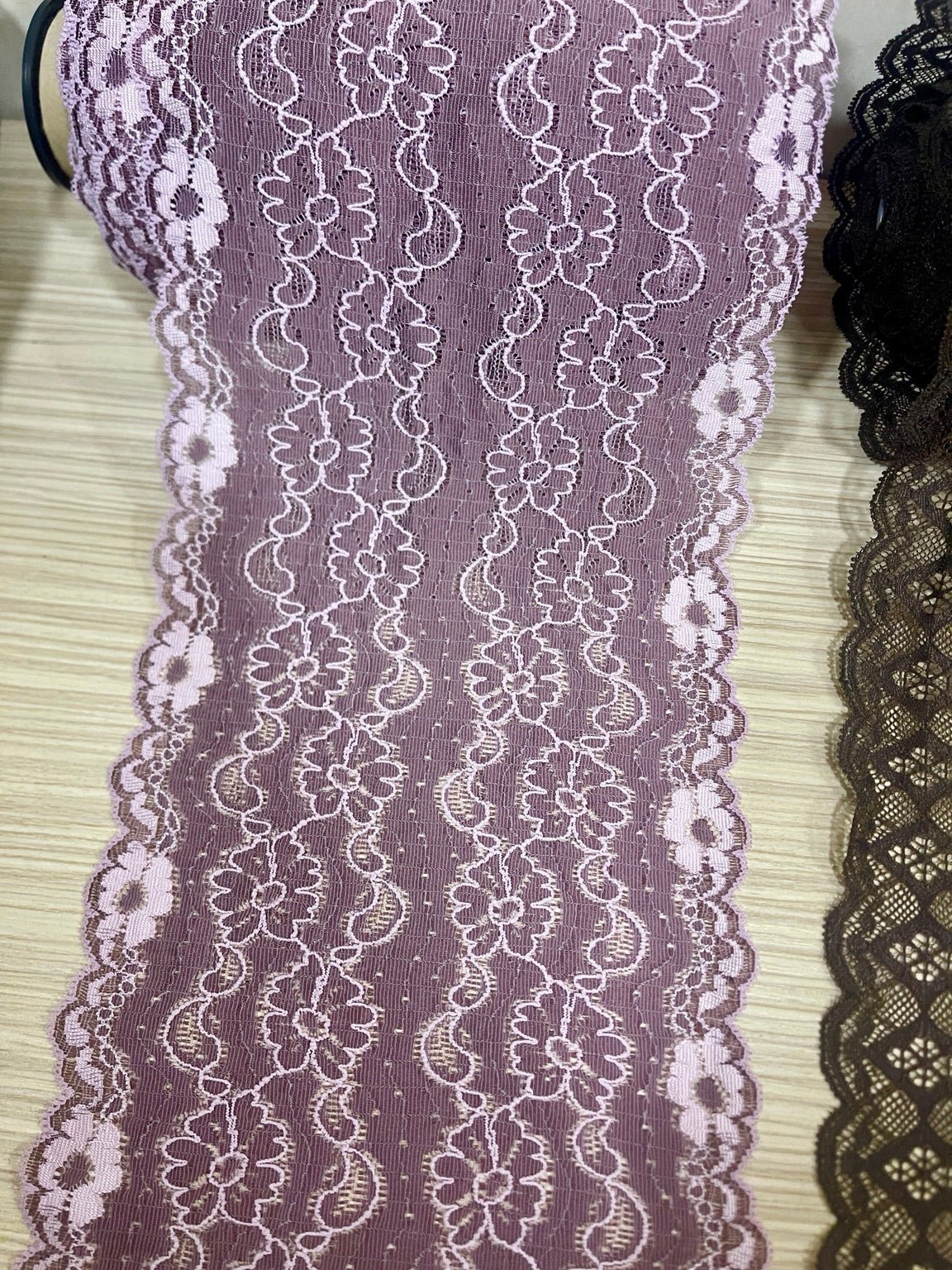 Image with Elastic lace 17 cm-Lilac – available online Šarlotes audumi