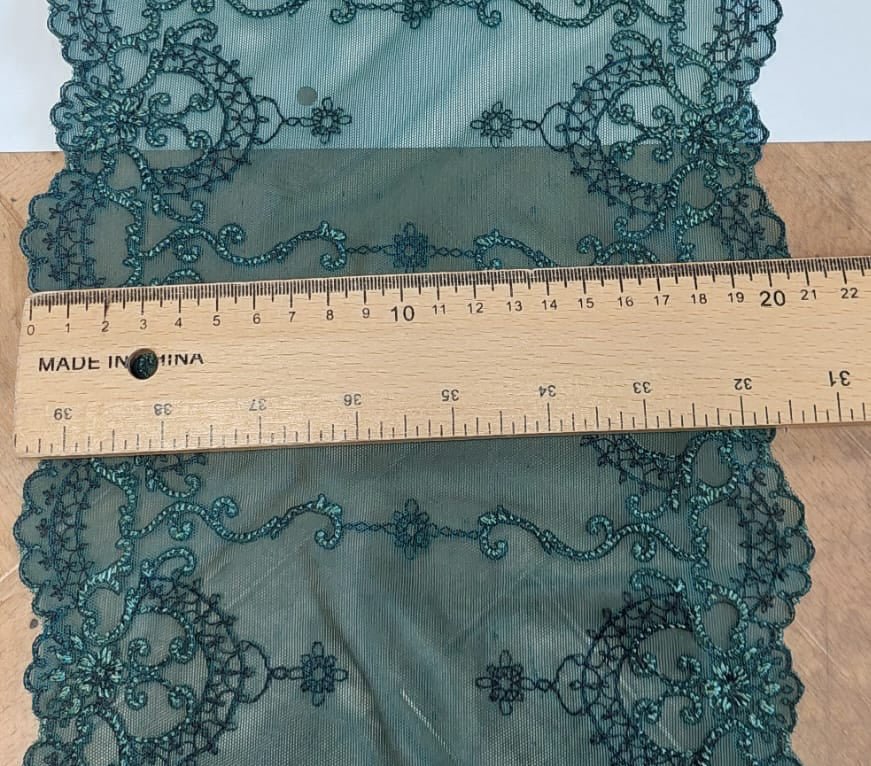 Zdjęcie: elastyczna koronka 20 cm, zielona – dostępna w Šarlotes audumi