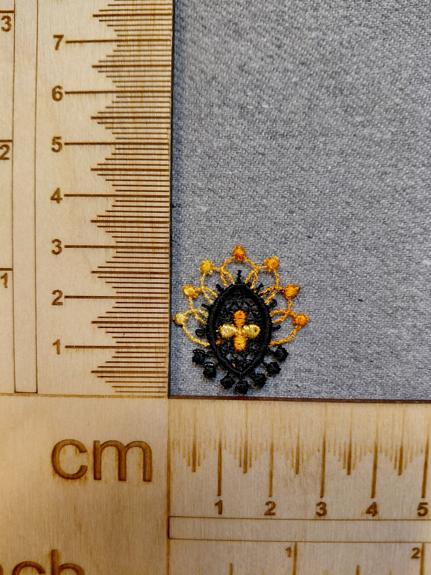 Patch/embroidered applique 3 x 2.5 cm – available at Šarlotes audumi