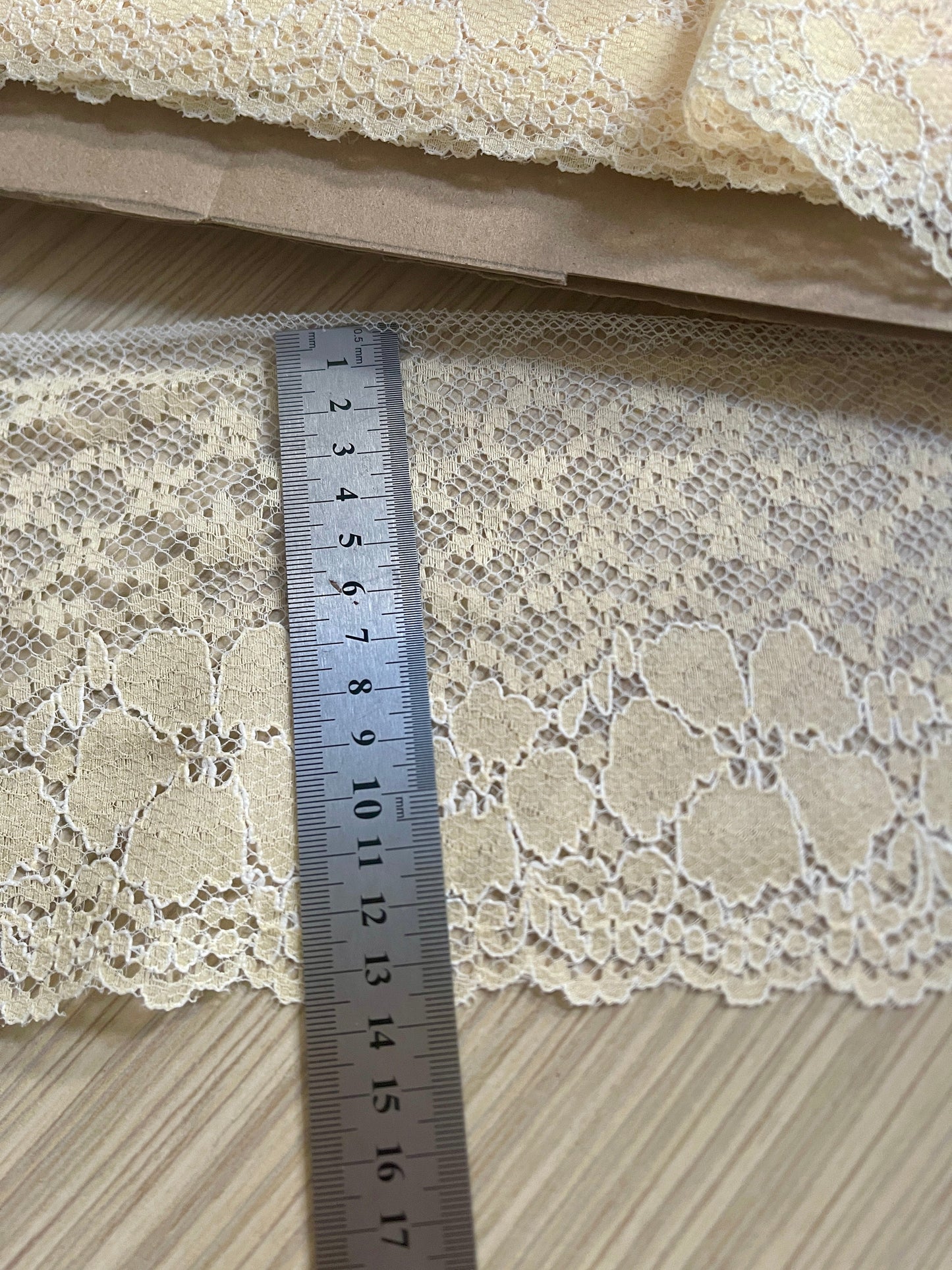 Image with lace 13 cm - yellow – available at Šarlotes audumi