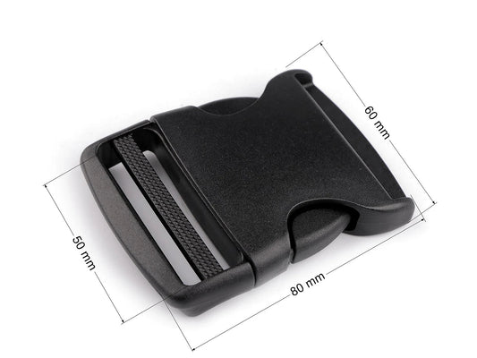 Zdjęcie z plastikową klamrą typu side release buckle 50 mm – dostępna w Šarlotes audumi