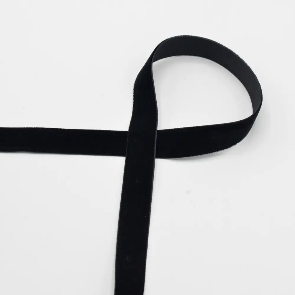 Image of velvet ribbon 15 mm - black – available at Charlotte's Fabrics