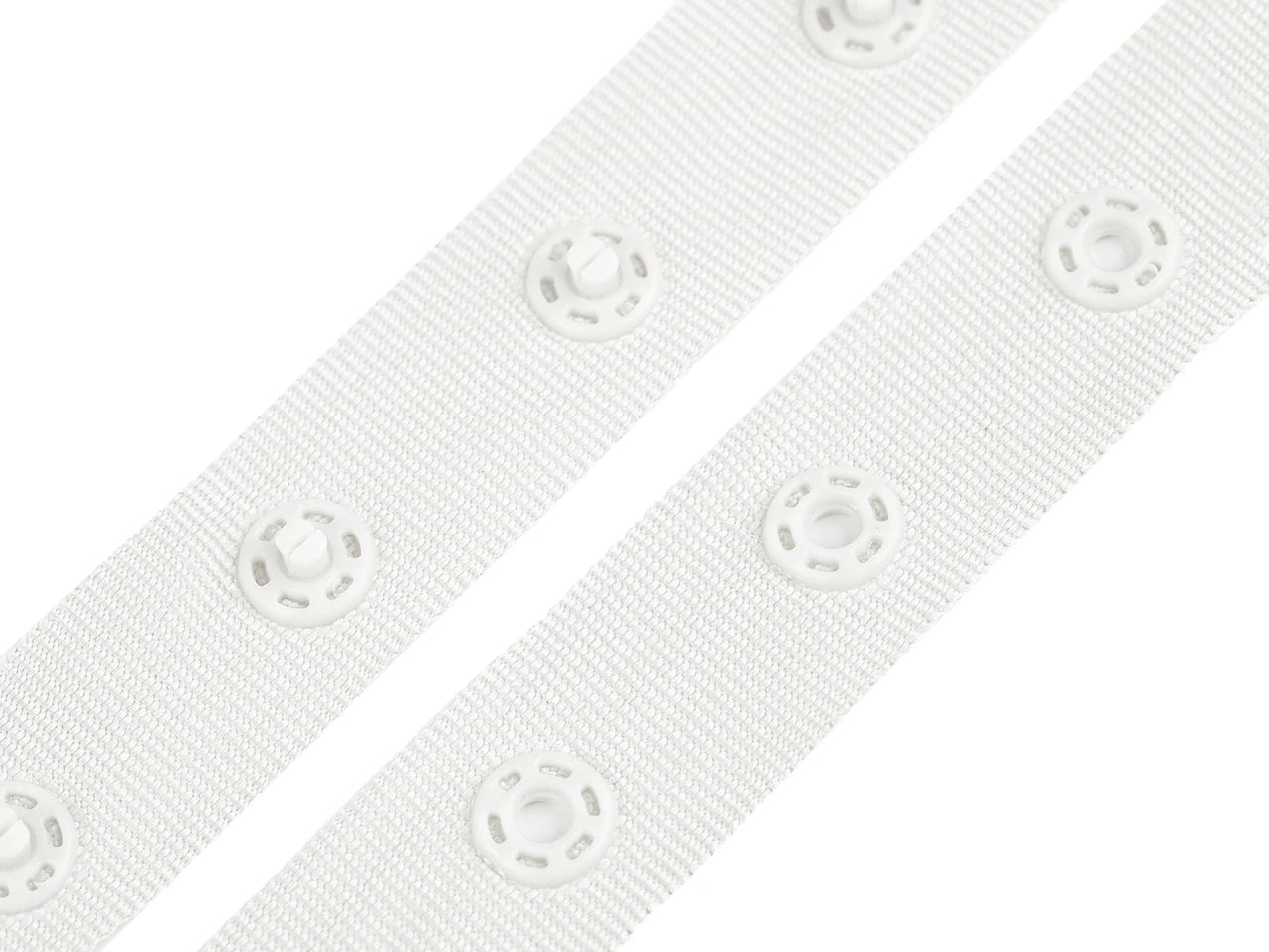 alt
Image of 18 mm snap button tape - white – available at Šarlotes audumi