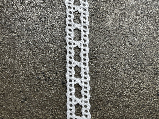 100% Cotton lace-1 cm white