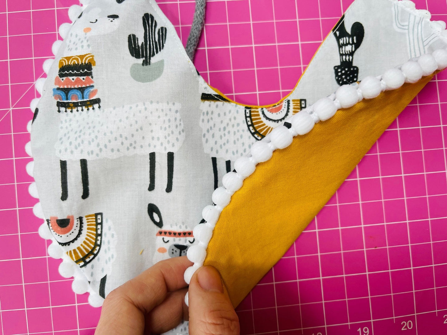BEZMAKSAS Saliva Catcher Bib Pattern (digital)