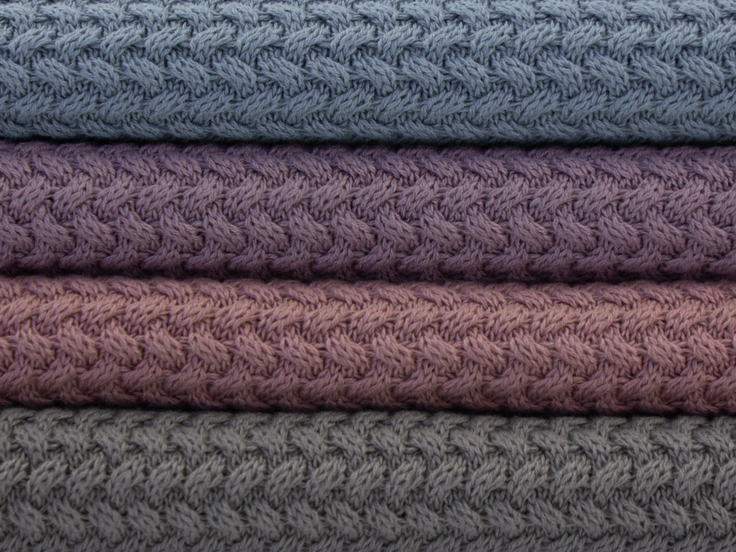 alt
Image with 100% cotton knit - blue-gray 525 g/m² – available at Šarlotes audumi