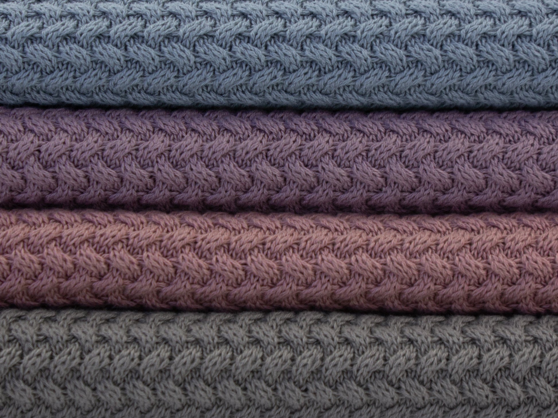 alt
Image with 100% cotton knit - blue-gray 525 g/m² – available at Šarlotes audumi