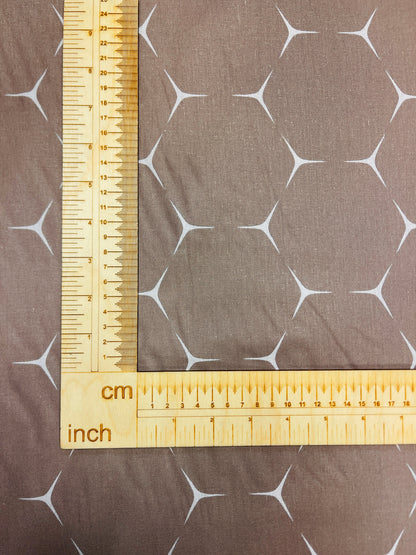 100% Cotton fabric - brown abstract pattern 220cm 146 g/m²