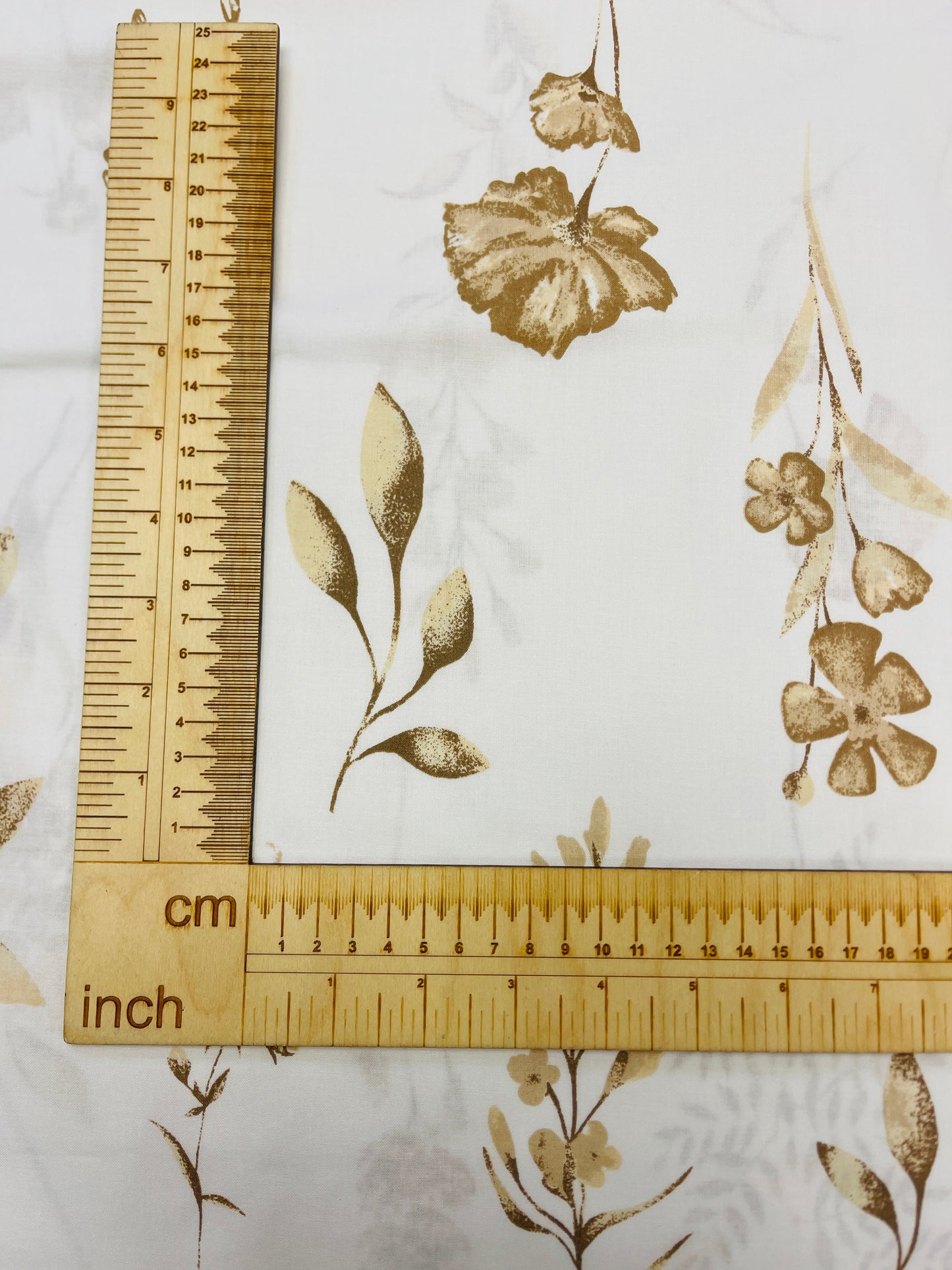 alt
Zdjęcie z tkaniny bawełnianej 100% - brązowy herbarium 125 g/m² – dostępne w Šarlotes audumi