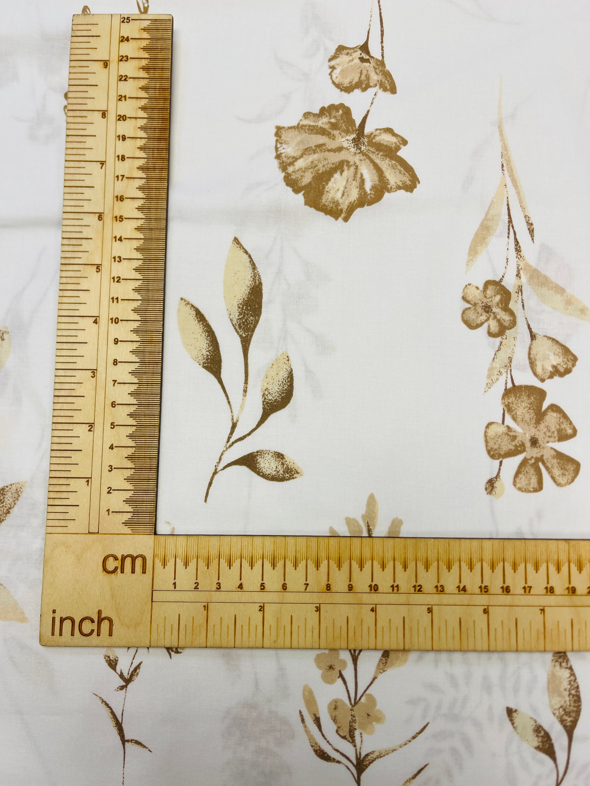 alt
Zdjęcie z tkaniny bawełnianej 100% - brązowy herbarium 125 g/m² – dostępne w Šarlotes audumi