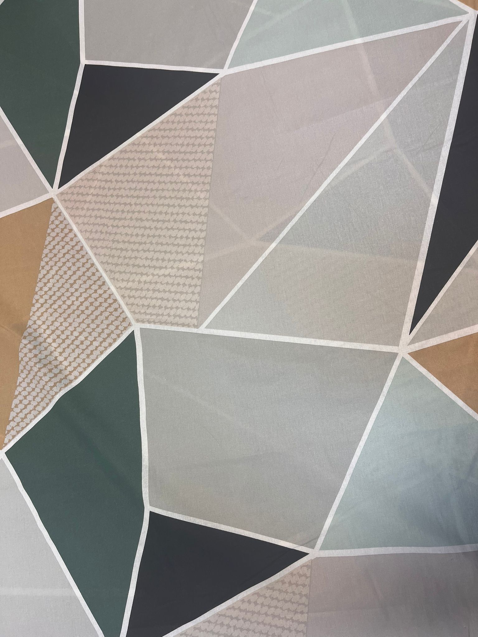 alt
Image with 100% cotton fabric - geometric triangles 220cm 130 g/m² – available at Šarlotes audumi