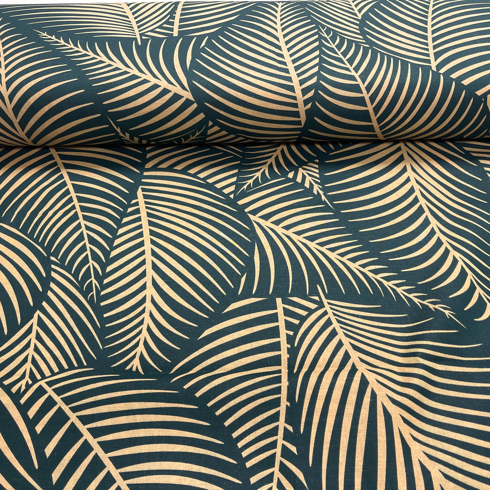 100% Cotton fabric - leaves 125 g/m