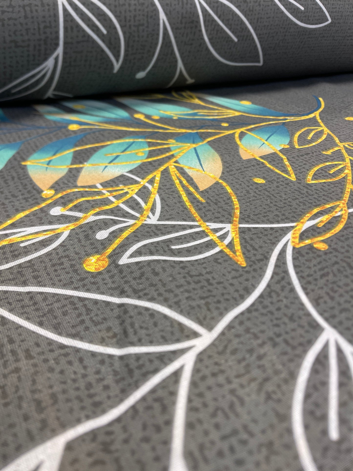 100% Cotton fabric - leaves on a gray background 220cm 146 g/m²