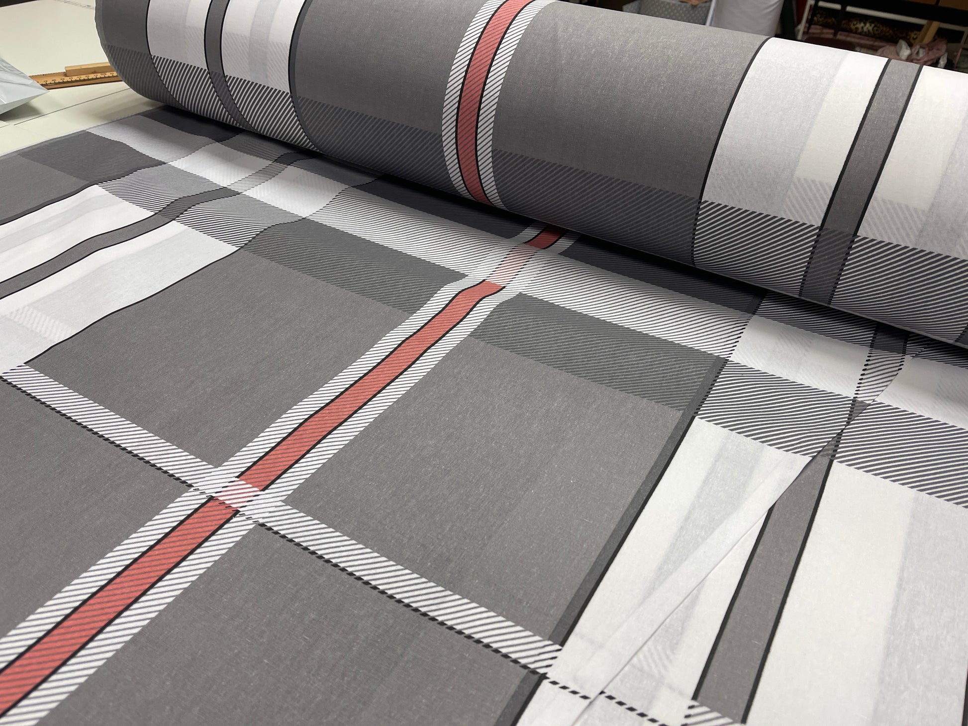 100% Cotton fabric - checked 220cm 146 g/m²