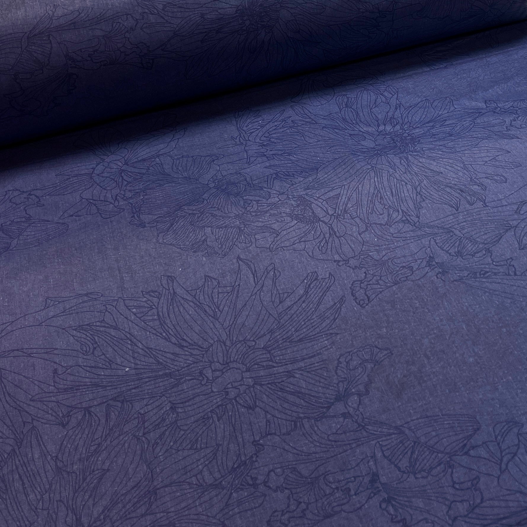 Image with 100% cotton fabric - flowers on dark blue 220cm 146 g/m² – available at Charlotte's fabrics
