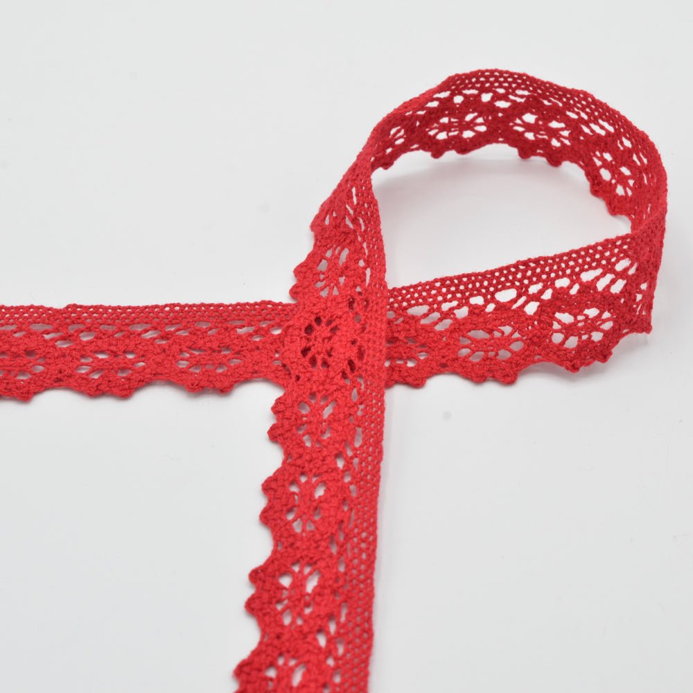 alt
100% Cotton lace - 3 cm red