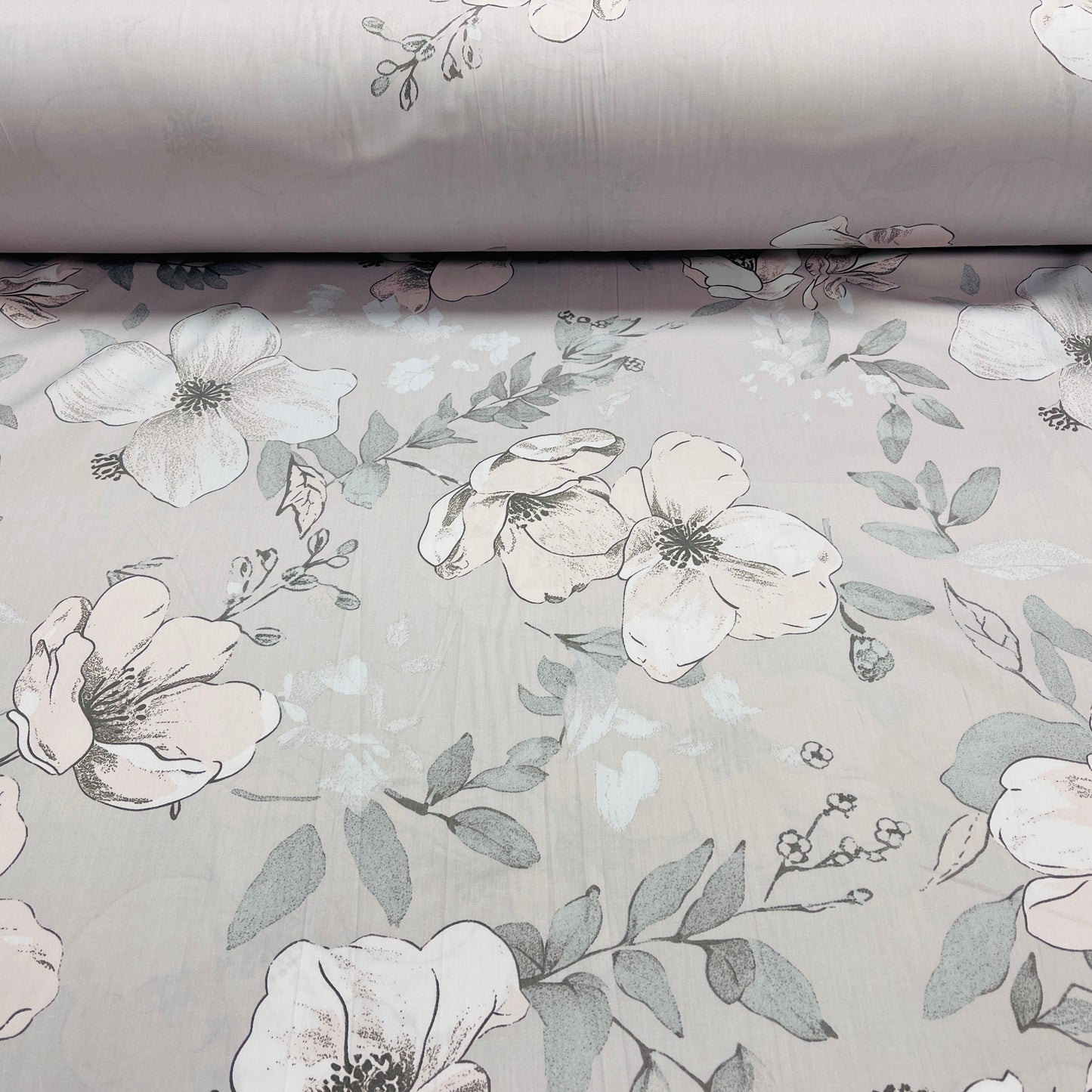100% Cotton Satin - Flowers 220 cm 125 g/m²