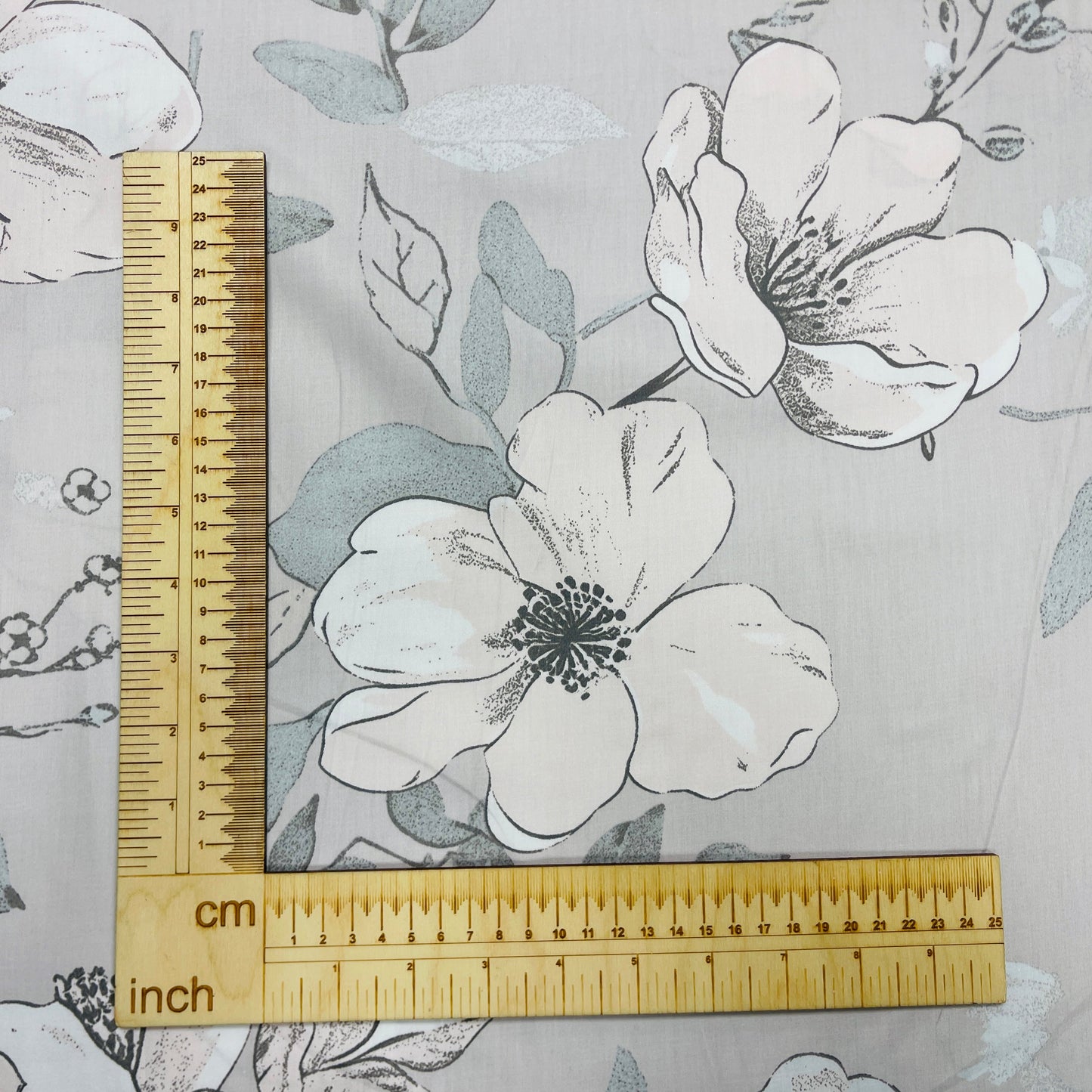 100% Cotton Satin - Flowers 220 cm 125 g/m²