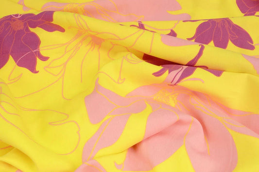 100% viscose fabric - yellow and pink flowers 105 g/m²