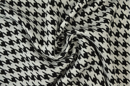 100% viscose fabric - houndstooth pattern 100 g/m²