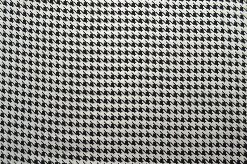 alt
100% Viscose fabric - houndstooth pattern 100 g/m²