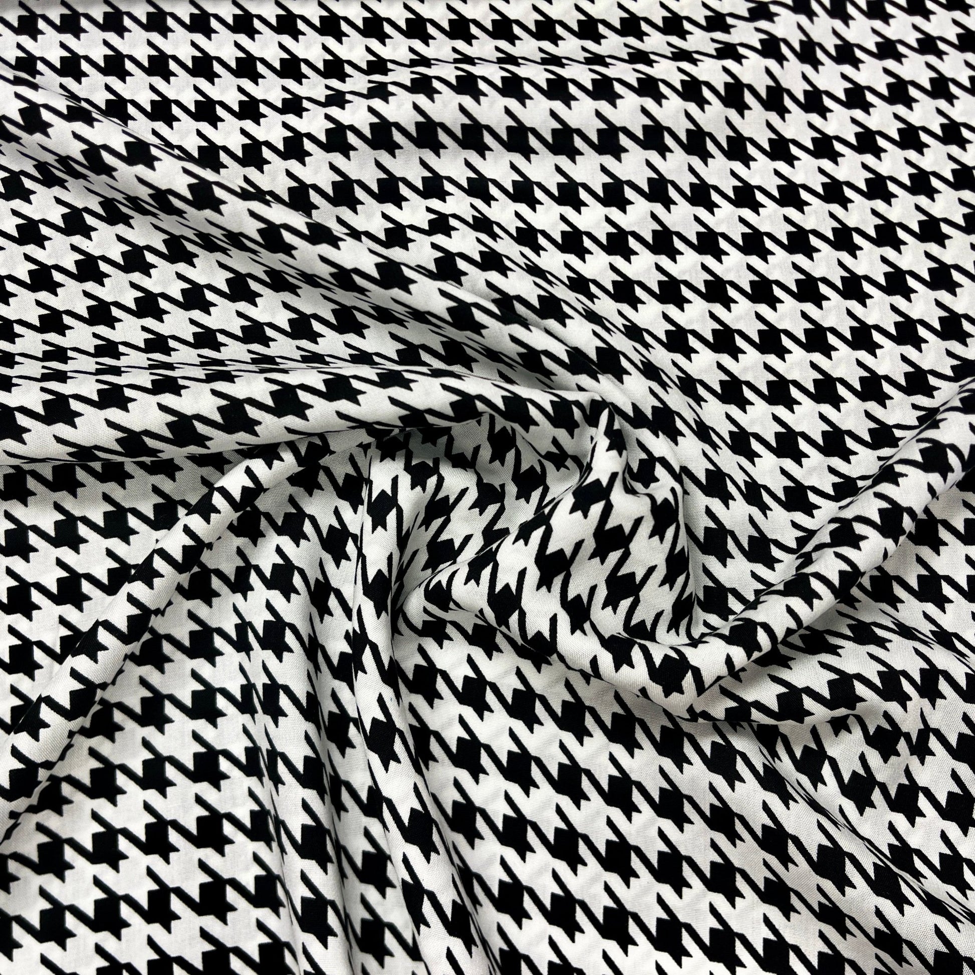 100% viscose fabric - houndstooth pattern 100 g/m²