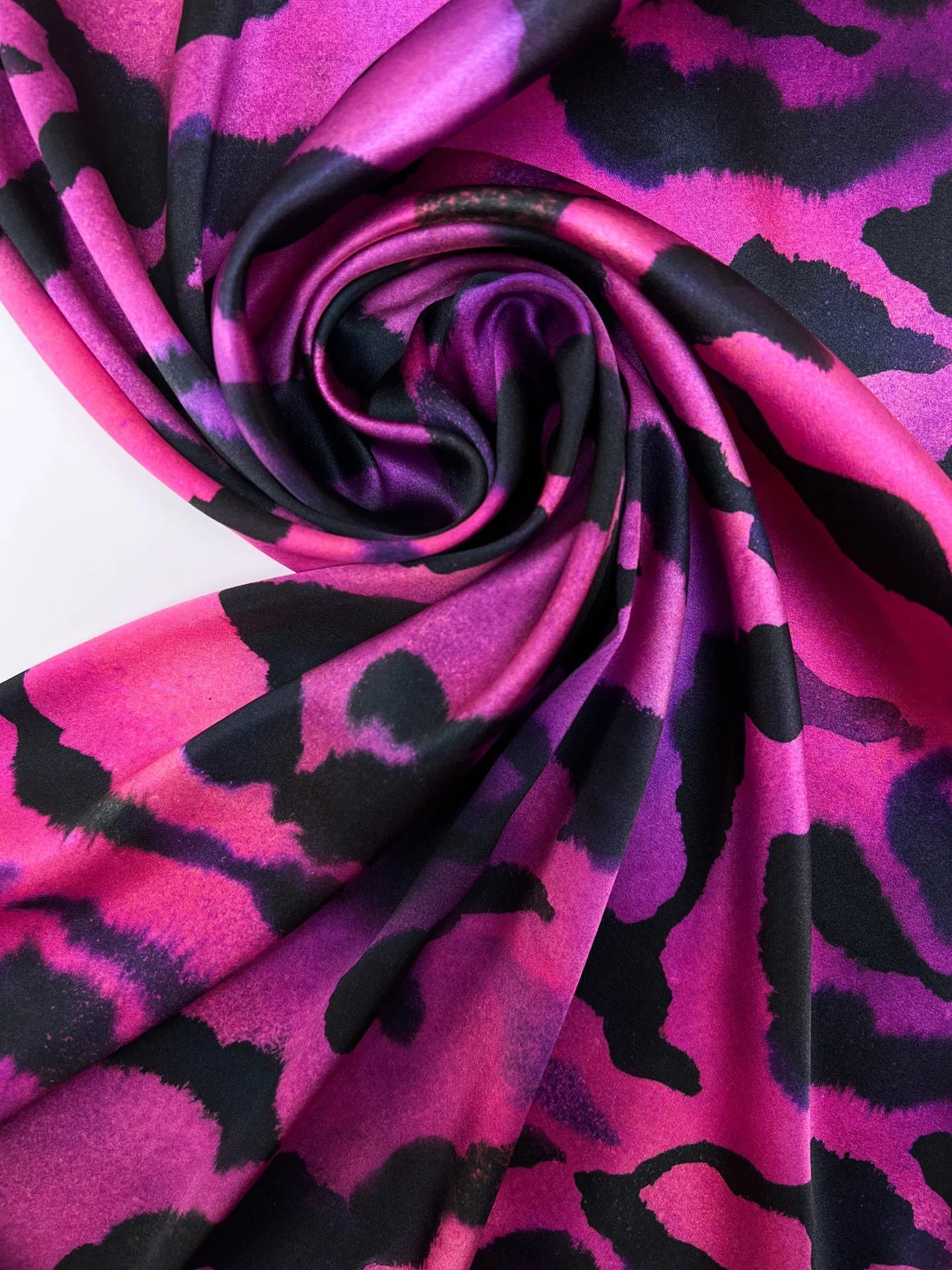 100% Silk Satin - Animal Print on a Fuchsia Background 80 g/m²