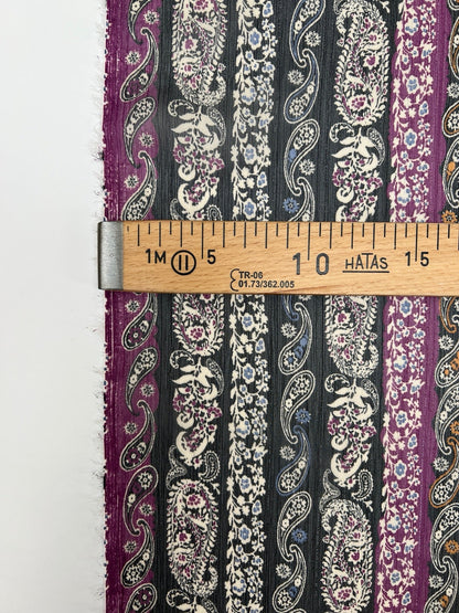 Italian chiffon fabric with black-purple paisley pattern and lurex thread 70 g/m²