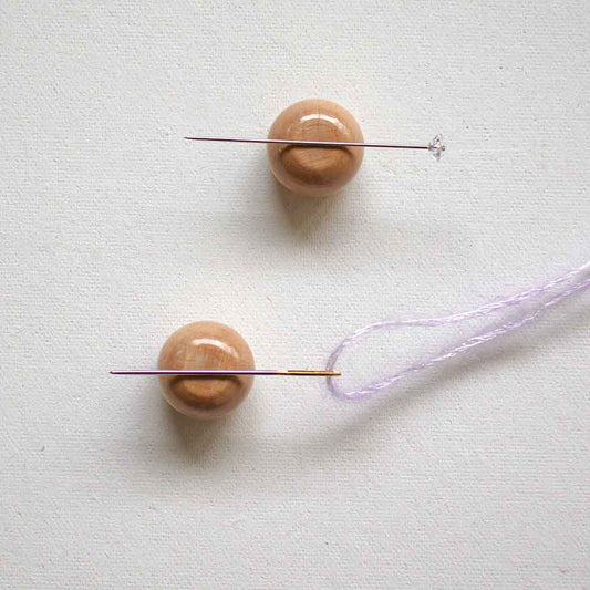 Seeknit wooden magnetic needle holder