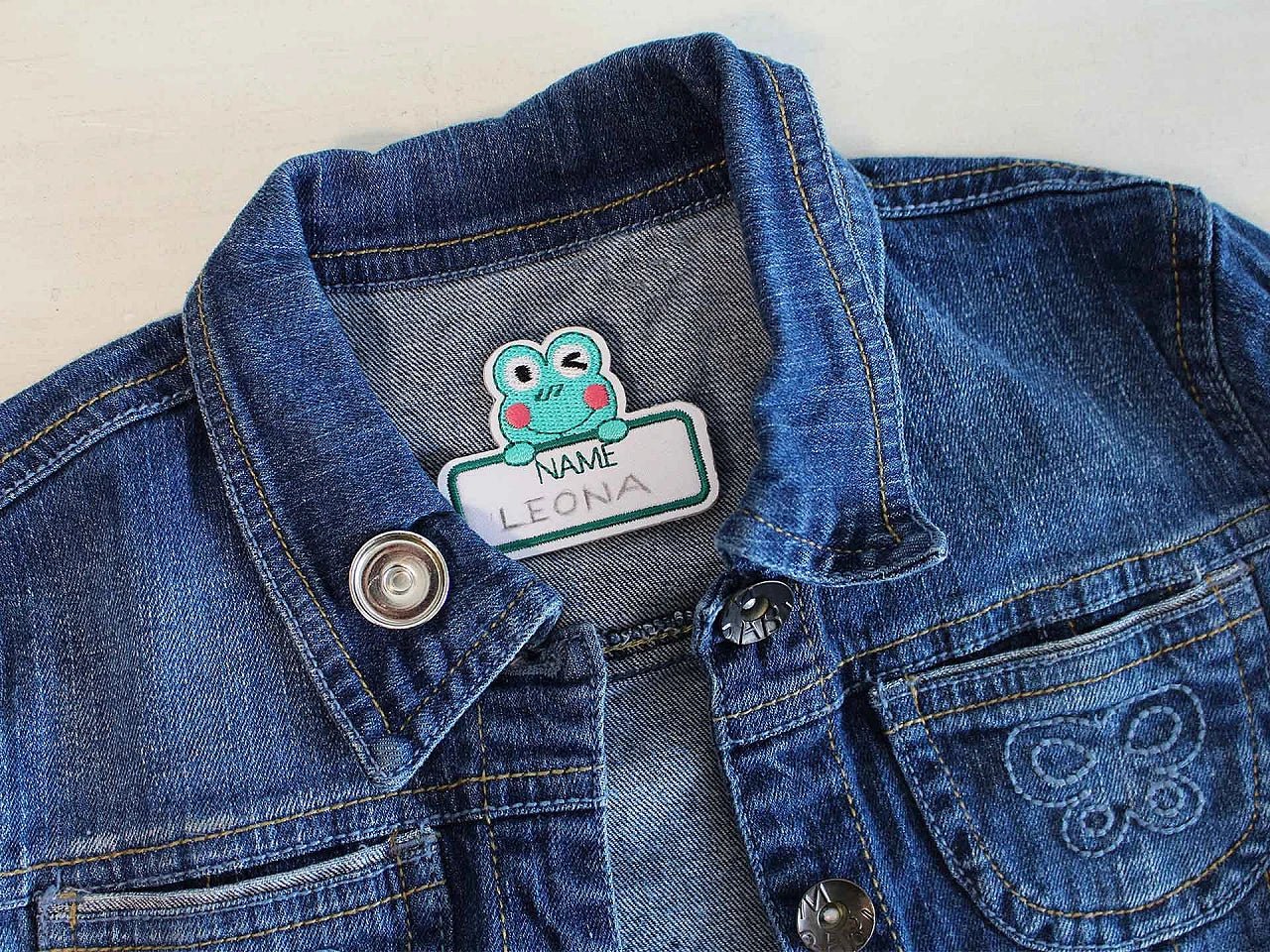 Image with a fabric label with a name space – adhesive – available at Charlotte’s Fabrics