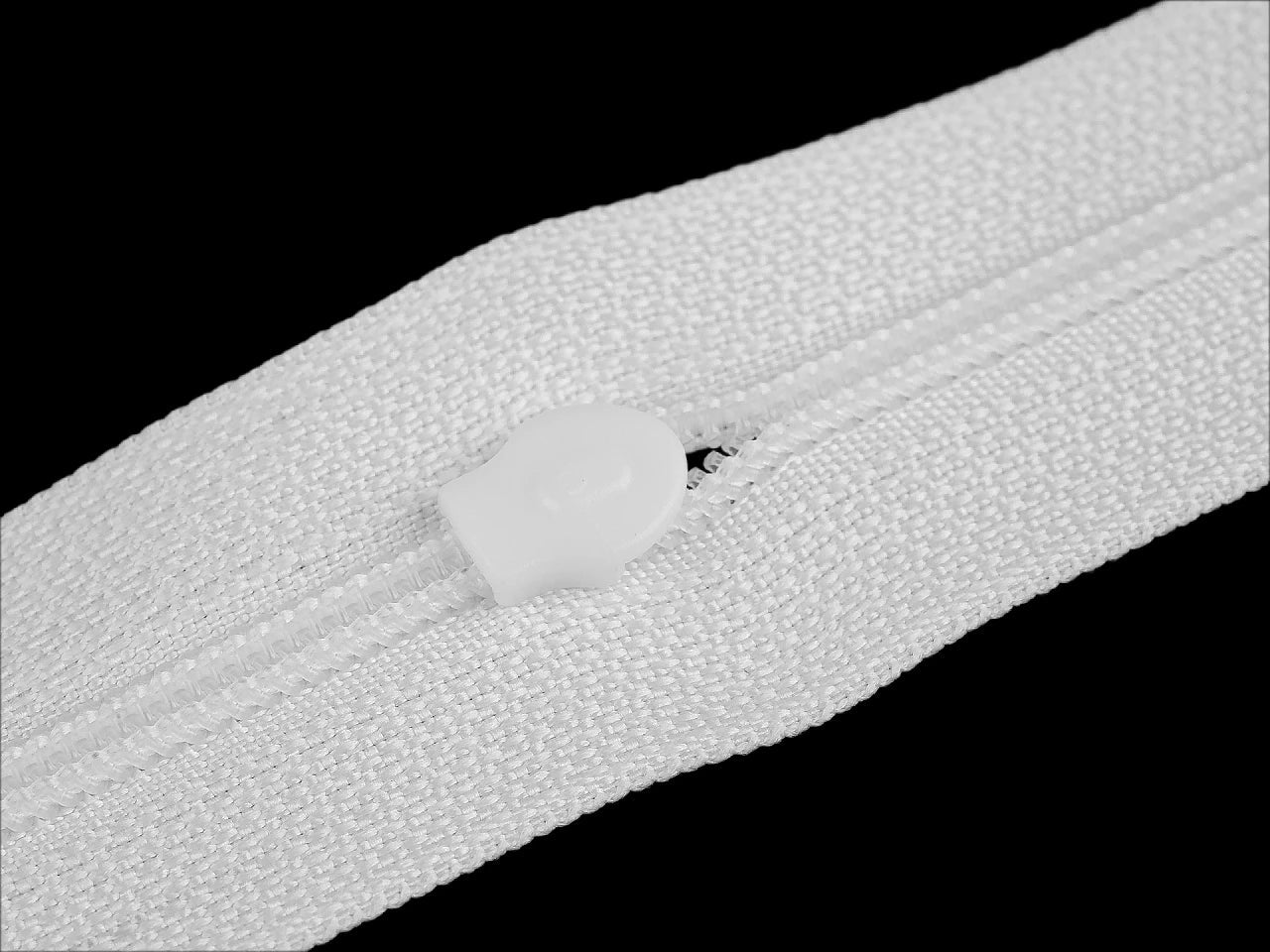 Image of white bedding zipper - white – available at Charlotte Fabrics