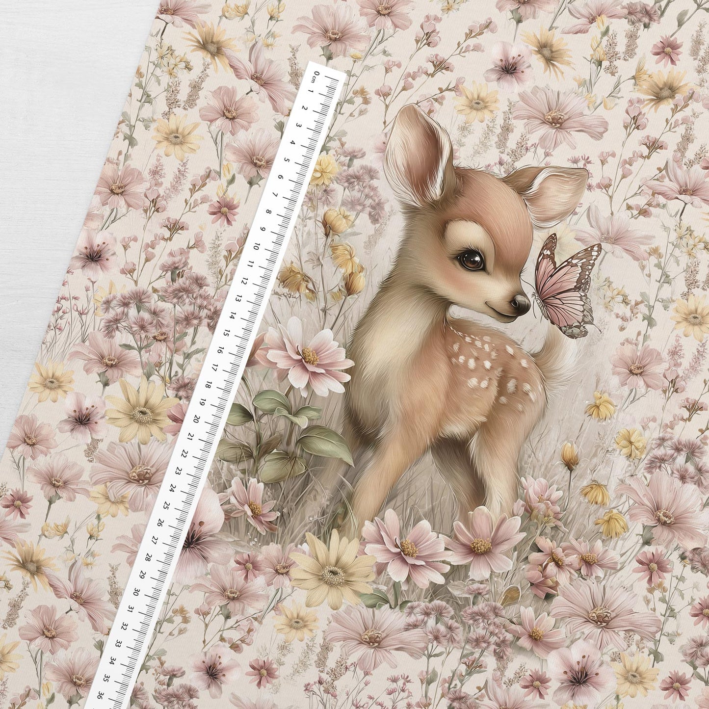 Obraz z panelem z dzianiny pętelkowej 40x50 cm - Bambi na kwiecistej łące 250 g/m² – dostępny w Šarlotes audumi