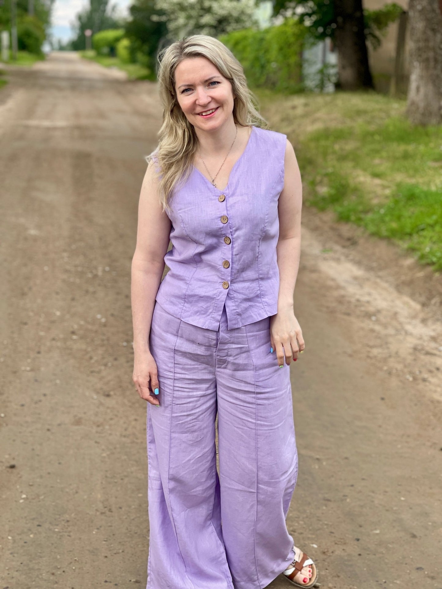 alt
Digital sewing pattern - vest