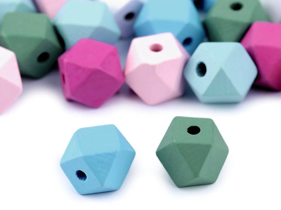 alt
Image with diamond-shaped wooden beads | 15×20 mm | 10 pcs – available at Charlotte's Fabrics