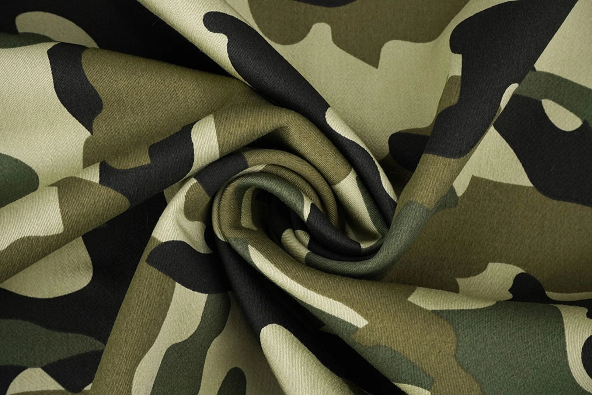 Image of denim fabric with camouflage pattern – Army Green 275 g/m² – available at Šarlotes audumi