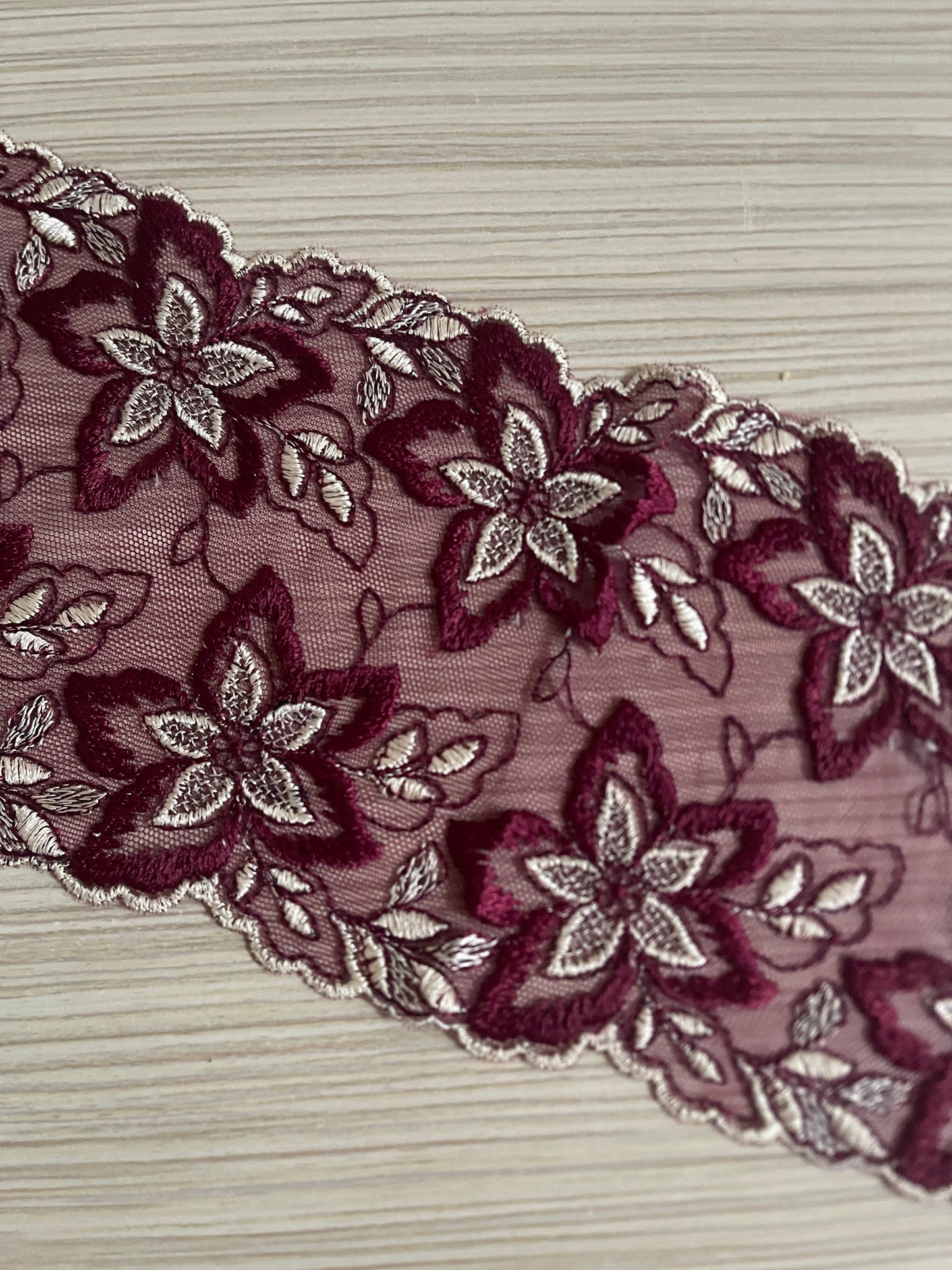 Image with elastic lace 14 cm - dark red with light accents – available at Šarlotes audumi