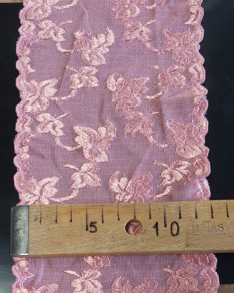 Image of elastic lace 14 cm - old rose - available online at Charlote's Fabrics