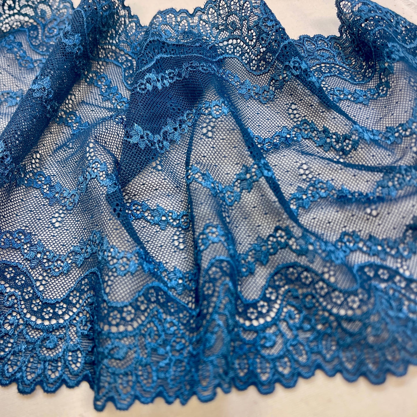 alt
Image of elastic lace 20 cm - dark blue – available at Šarlotes audumi