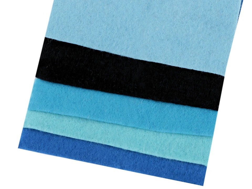 Image of Felt roll - blue shades B - variant – available at Šarlotes audumi