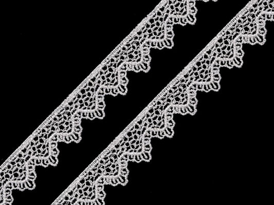 Image of 17 mm white guipure lace – available at Šarlotes audumi