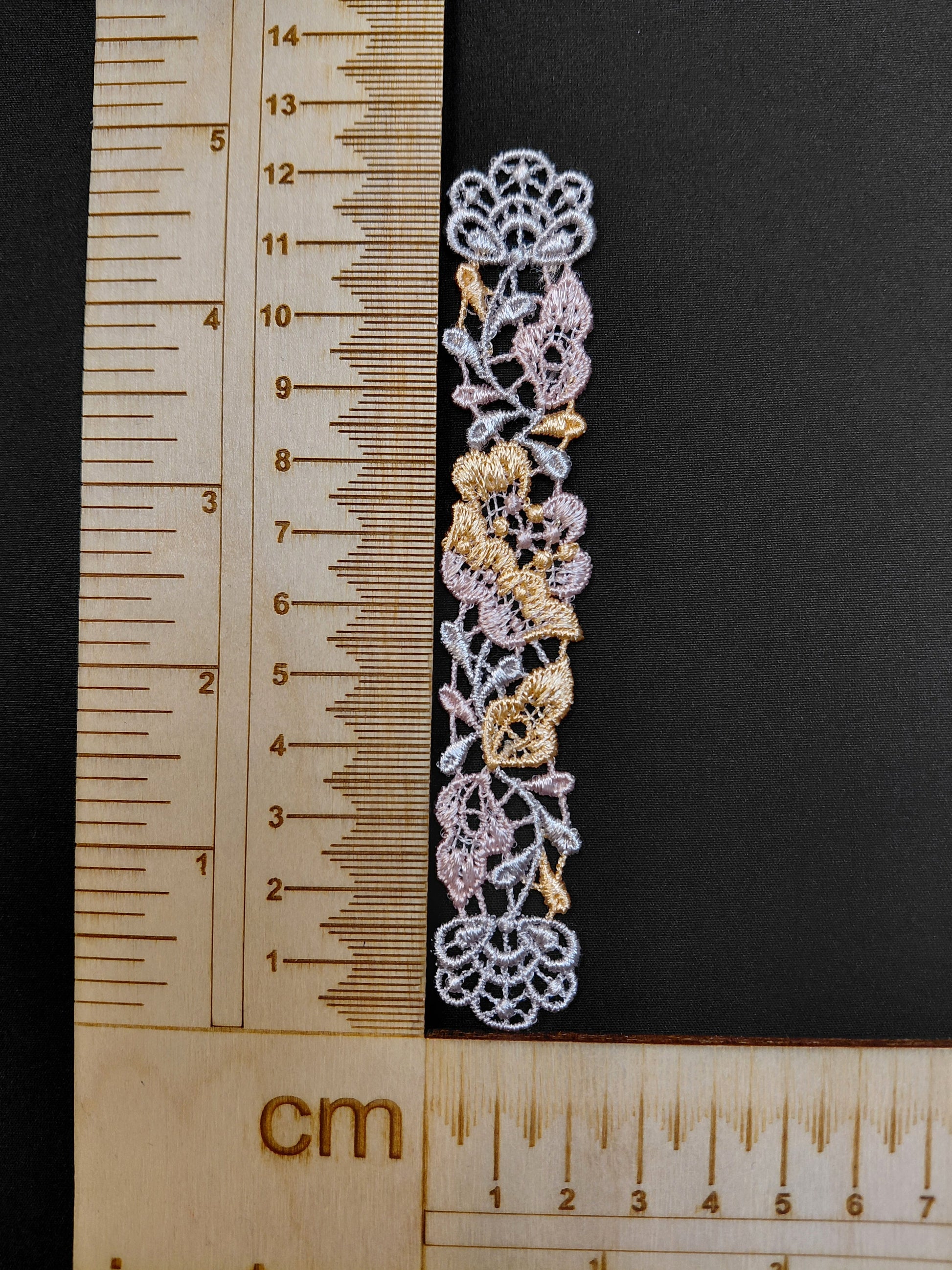 Image with patch/sew-on 12 x 2 cm – available at Šarlotes audumi