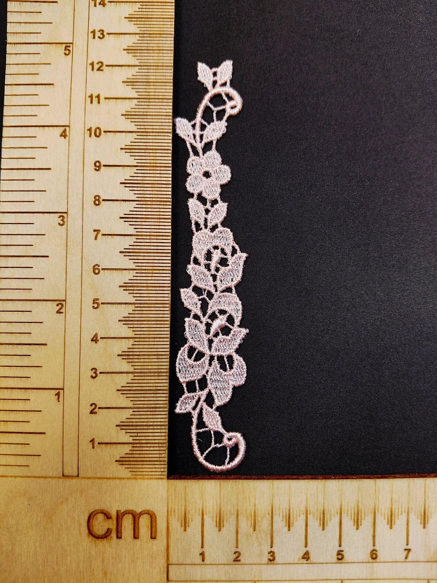 Image with patch/sew-on patch 12 x 2 cm – available at Charlotte's Fabrics
