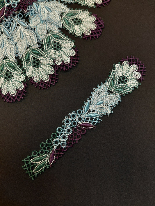 Image with sew-on patch 13 x 2.5 cm – available at Šarlotes audumi