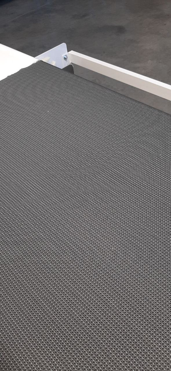 Italian printed cotton poplin fabric – grey geometric pattern | 100% cotton | 100 g/m² | 147 cm – available at Šarlotes audumi
