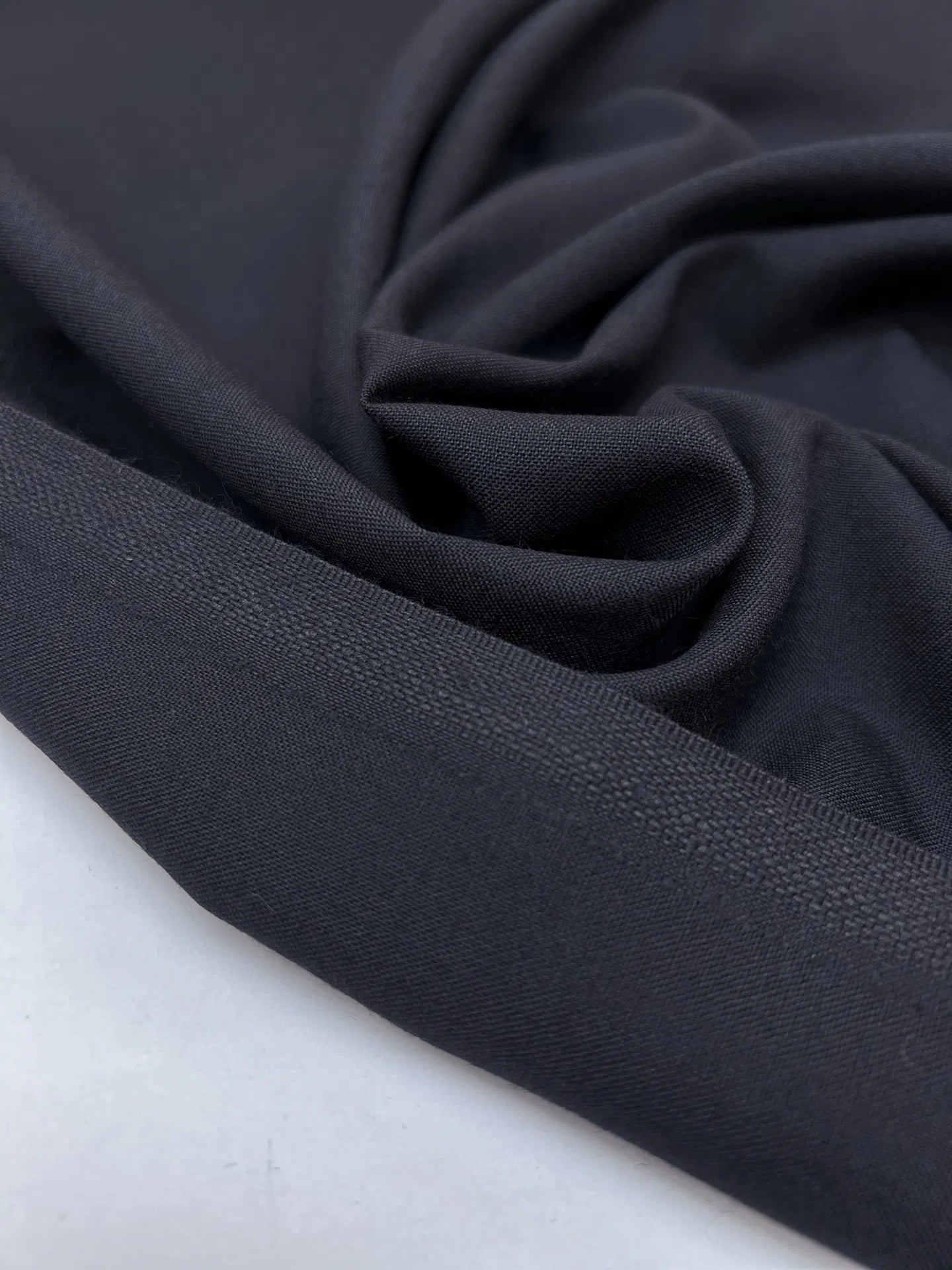 Italian dress and blouse fabric | 57% wool | 43% polyester | 155 g/m² | 147 cm | Dark blue